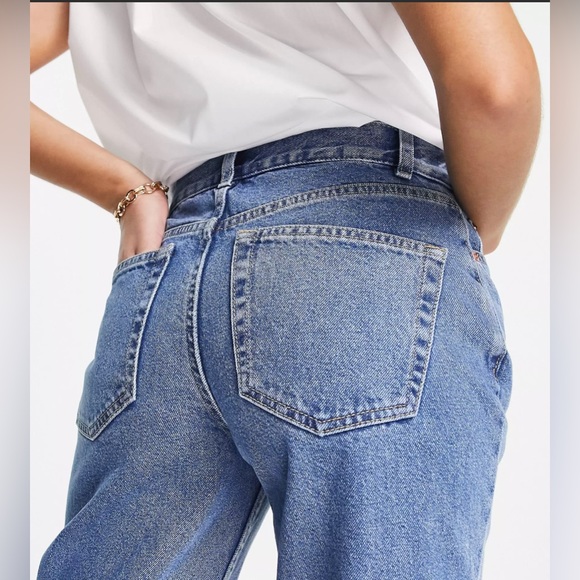 ASOS DESIGN Petite 90s straight jeans in mid blue - Picture 4 of 4